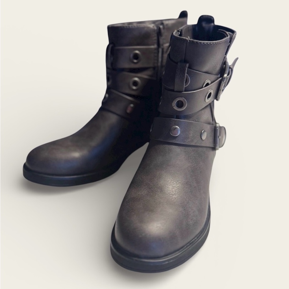Indigo Rd. Brown Side Zip Up Biker-core Combat Boots Buckle Accents Size 7.5 M